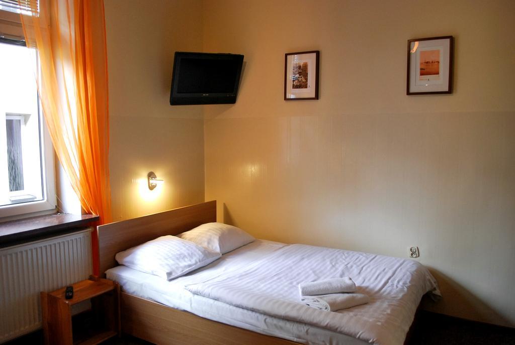 Aparthotel Kadetus Krakow Luaran gambar