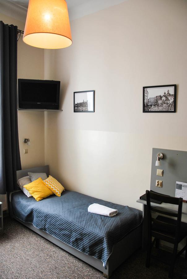 Aparthotel Kadetus Krakow Luaran gambar