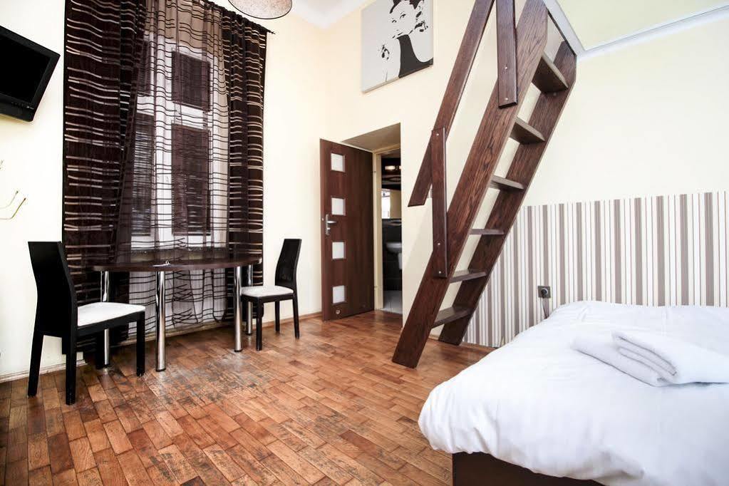 Aparthotel Kadetus Krakow Luaran gambar