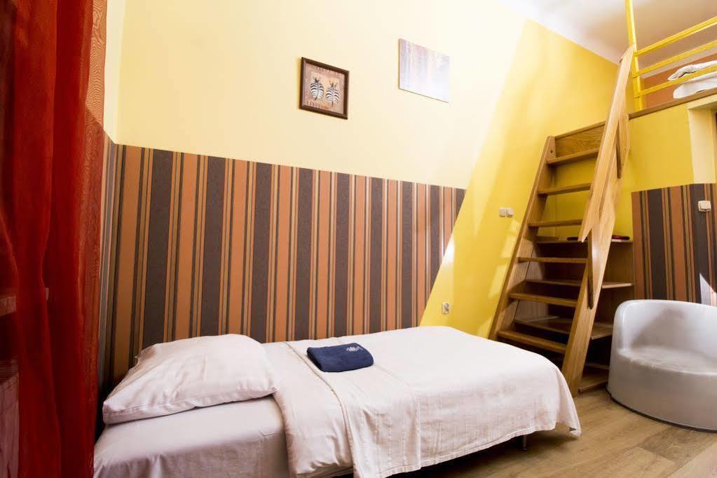 Aparthotel Kadetus Krakow Luaran gambar